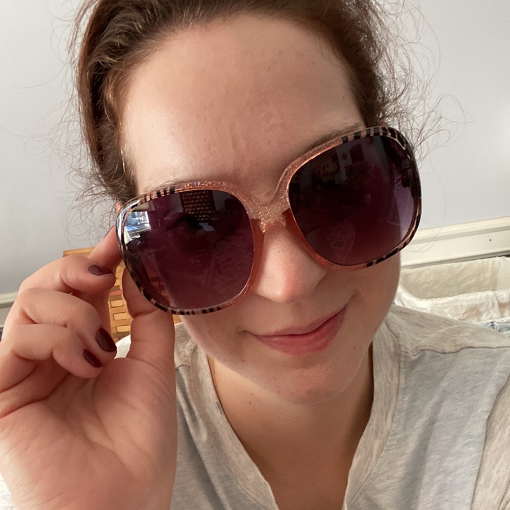 Sunglasses - Picture 3 of 4